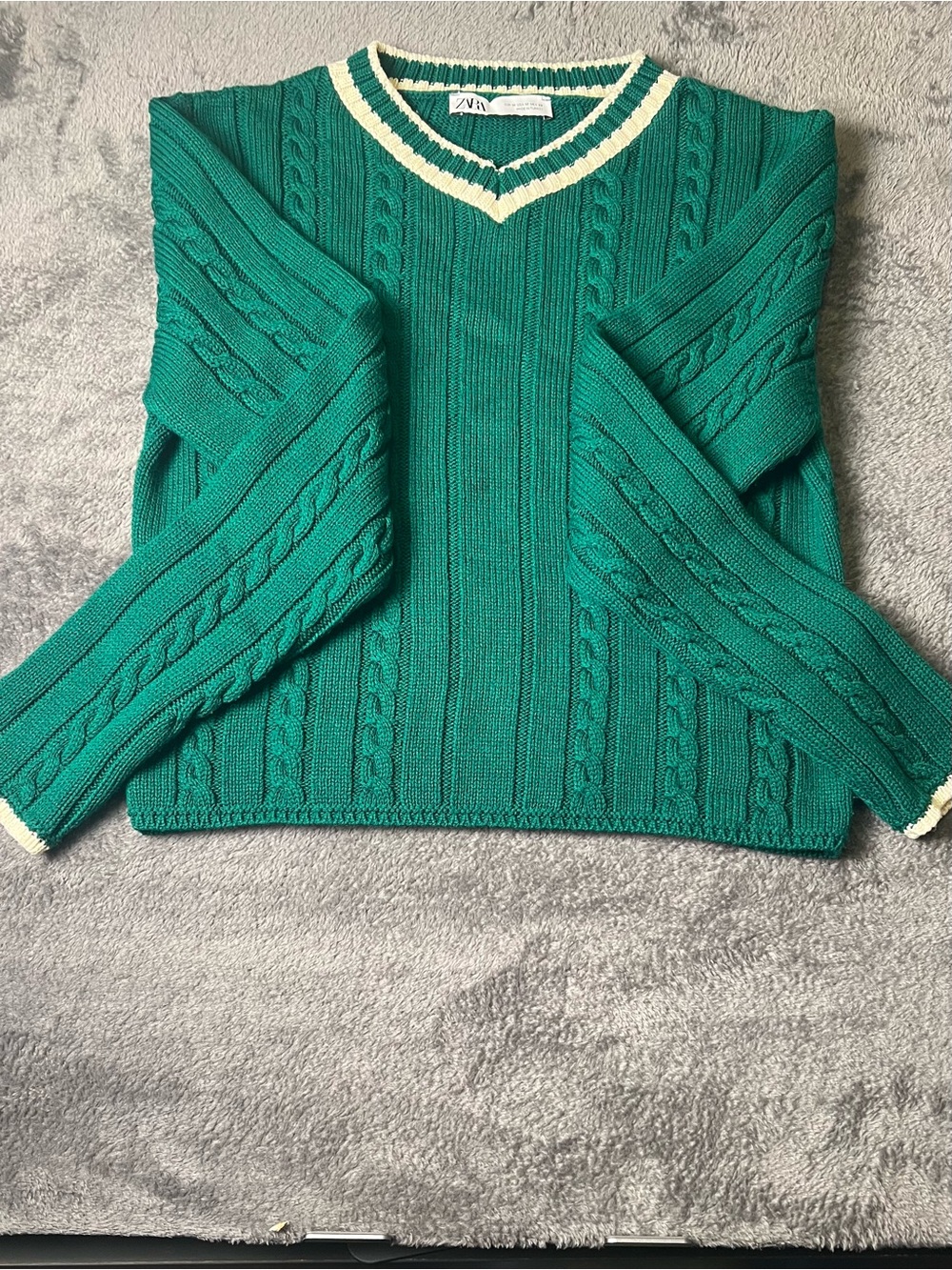 ZARA Green Cable-Knit V-Neck Sweater with Contrast Trim